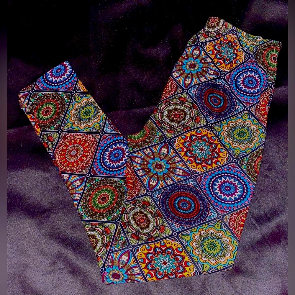 Women’s Colorful Leggings - Picture 1 of 2